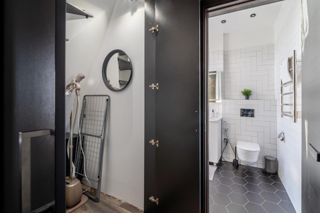 Cosy Studio Apartment In Ridzenes Residence Riga Esterno foto
