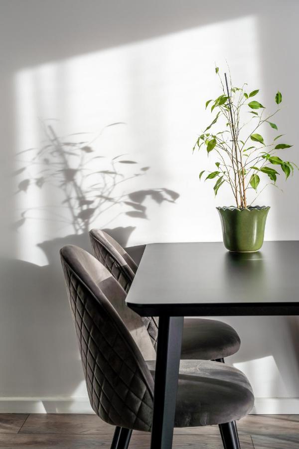 Cosy Studio Apartment In Ridzenes Residence Riga Esterno foto