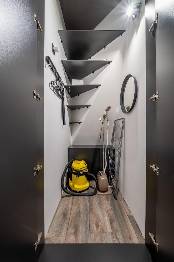 Cosy Studio Apartment In Ridzenes Residence Riga Esterno foto