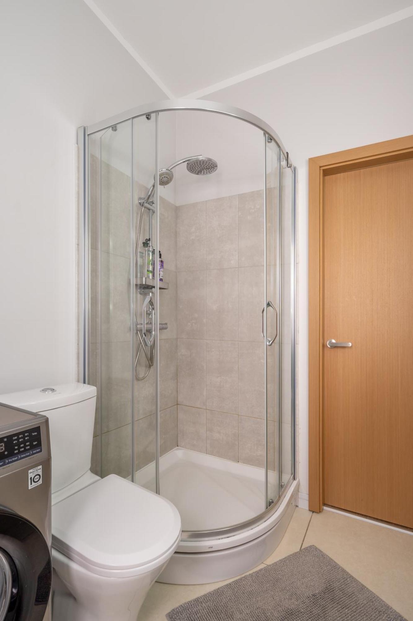 Cosy Studio Apartment In Ridzenes Residence Riga Esterno foto