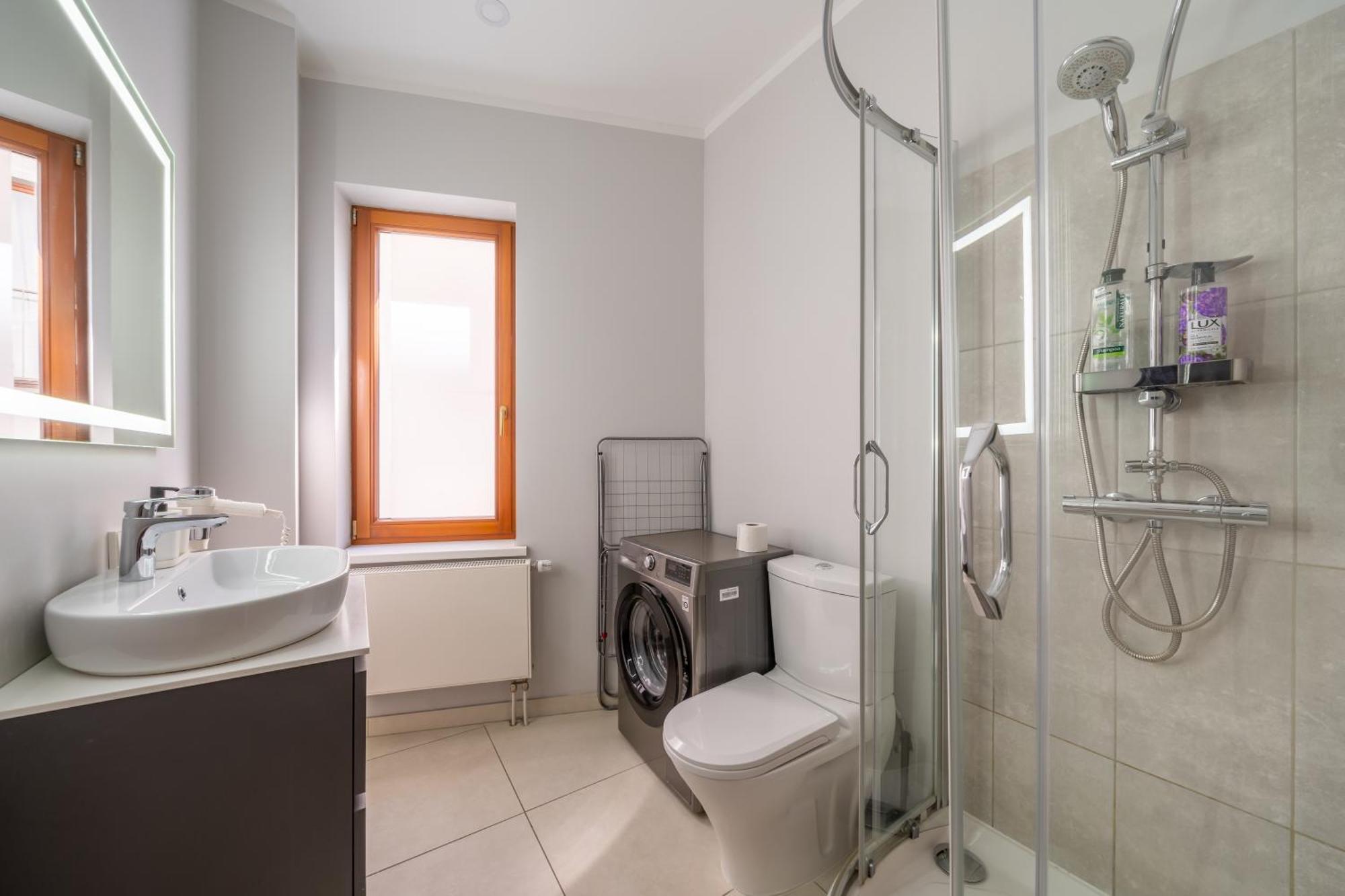 Cosy Studio Apartment In Ridzenes Residence Riga Esterno foto